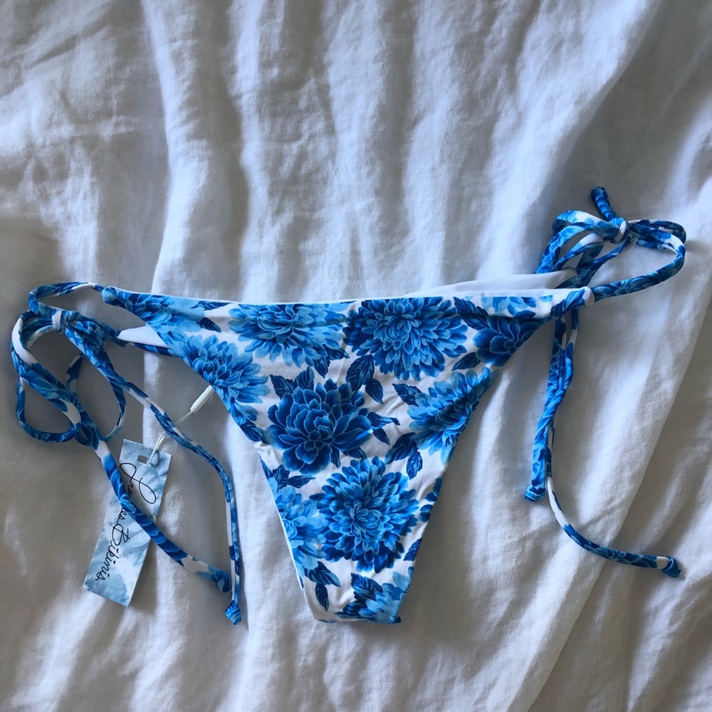 Frankie’s Bikinis NWT Marley Bottom Blue Dahlia